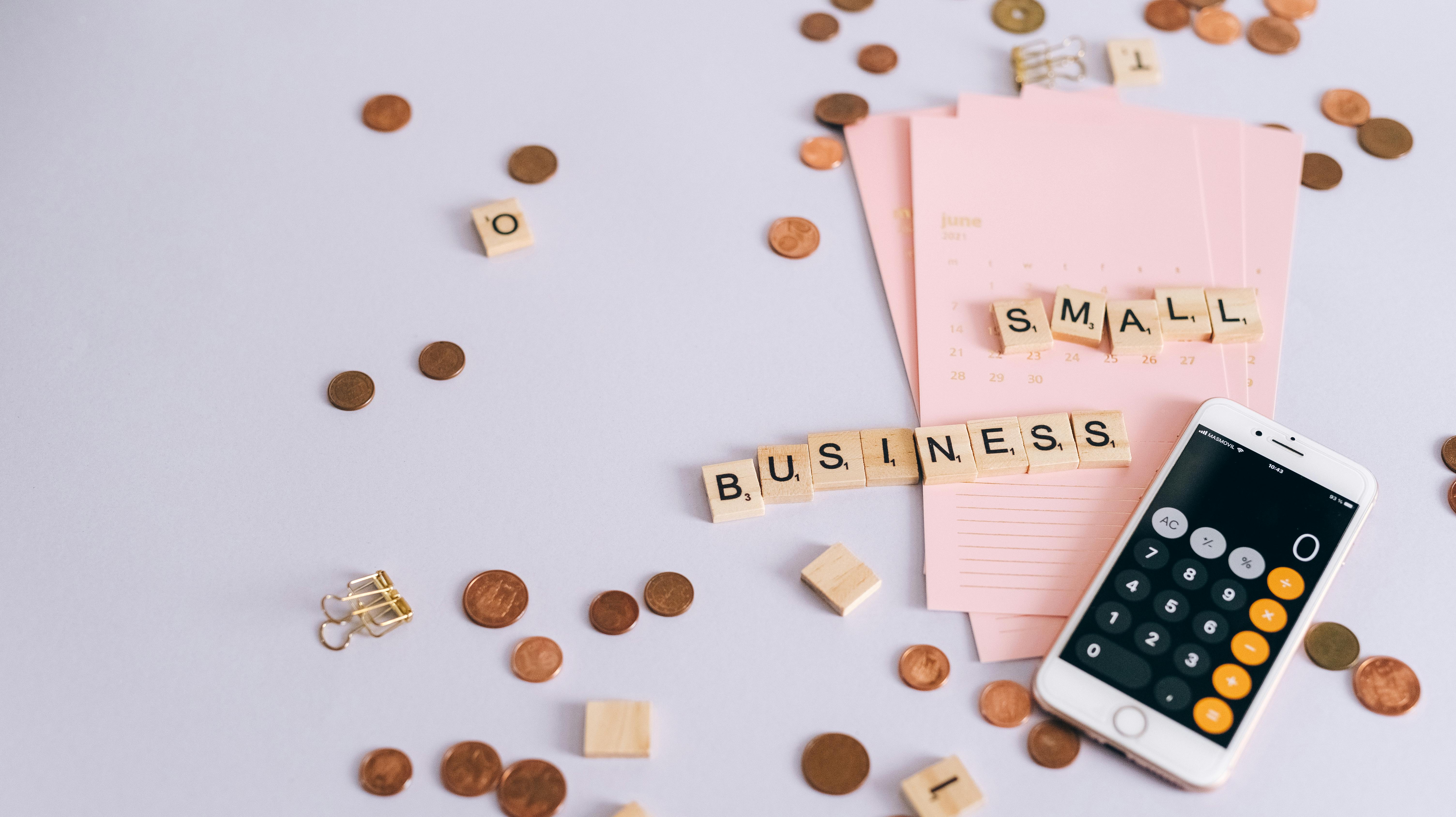 Small business with penny to calculate in the phone